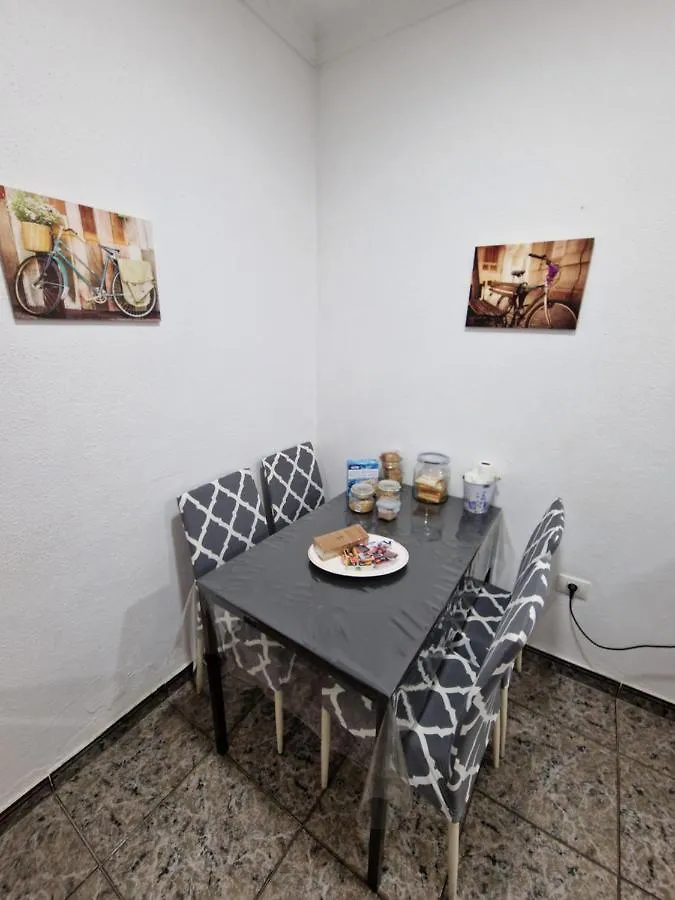 Apartment & Beach Breakfast Free El Burrero 0*,  Spagna